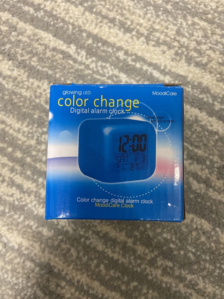 Настільні електронні годинники Хамелеон Куб Color change