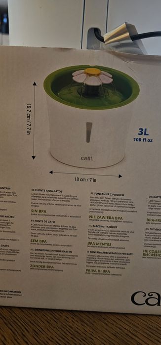 Fontanna poidełko dla kota