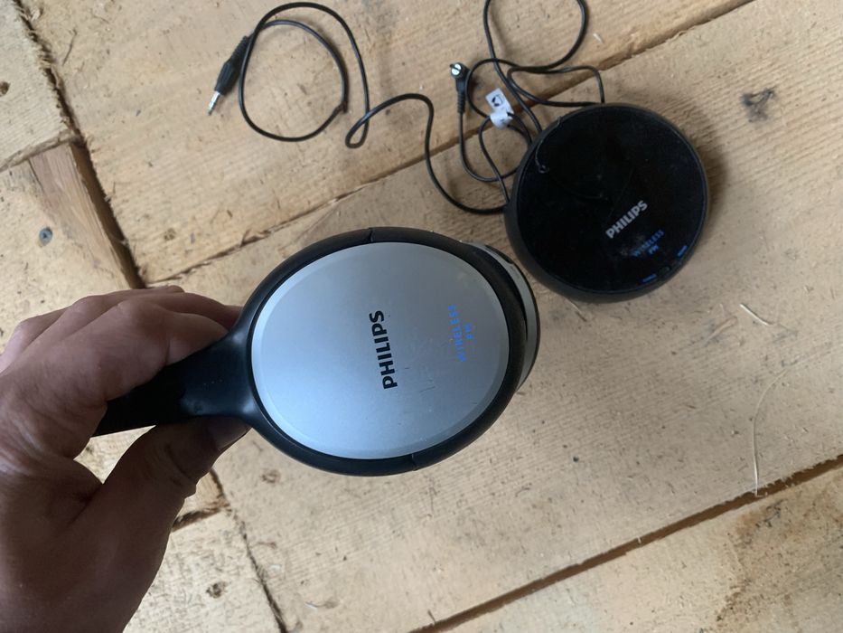 Радіо навушники хз чи робочі останній раз включав робили оригінал