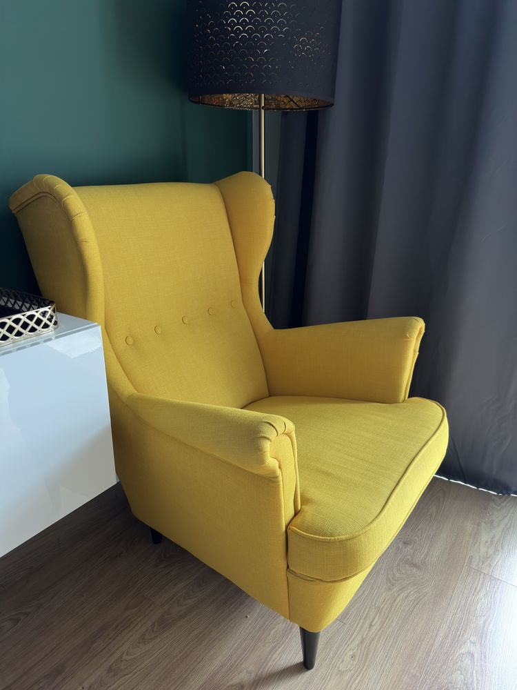 Fotel uszak Ikea STRANDMON żółty