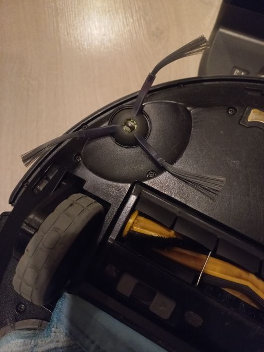 Робот пилесос ,DEEBOT OZMO 950