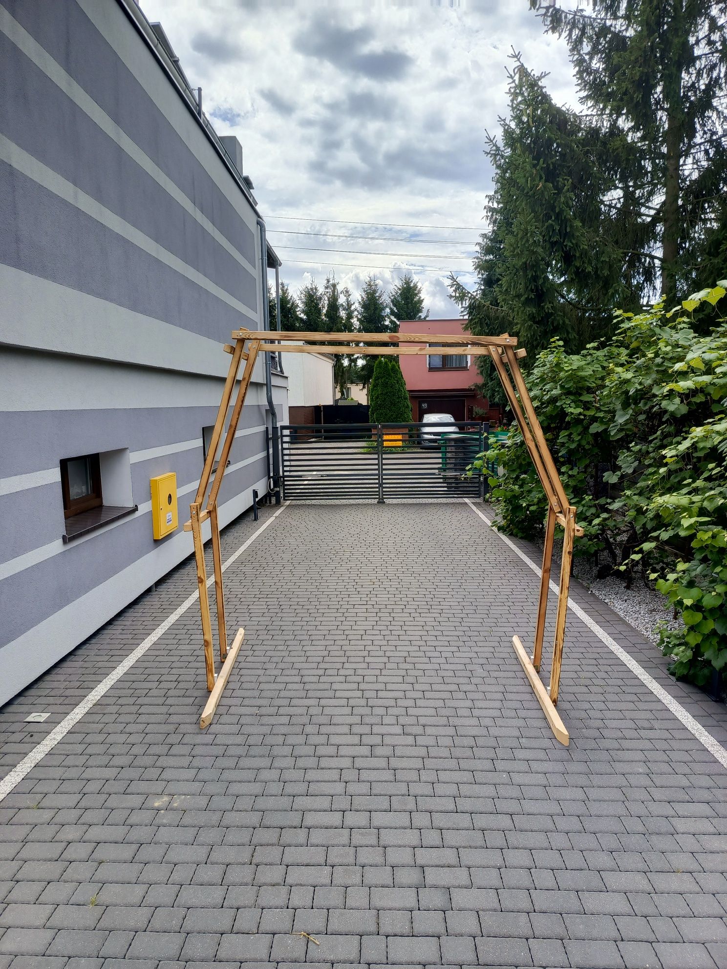 Duża drewniana brama powitalna , weselna ,hexagon ślubny