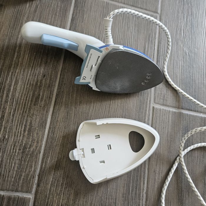 Утюг отпариватель дорожный