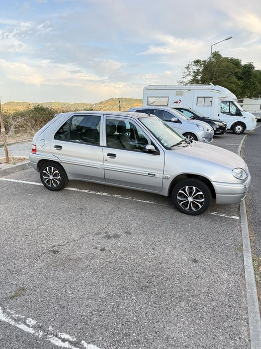 Citroen Saxo 1.1 | 2001 | 80mil km reais