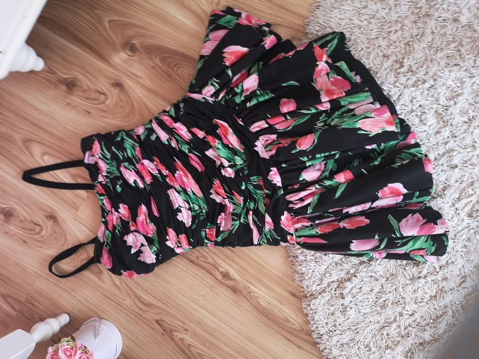 Sukienka w kwiaty imprezowa koktajlowa balowa suknia w kwiatki r. 38
