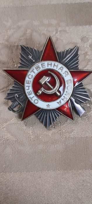 Значки военные в коллекцию.