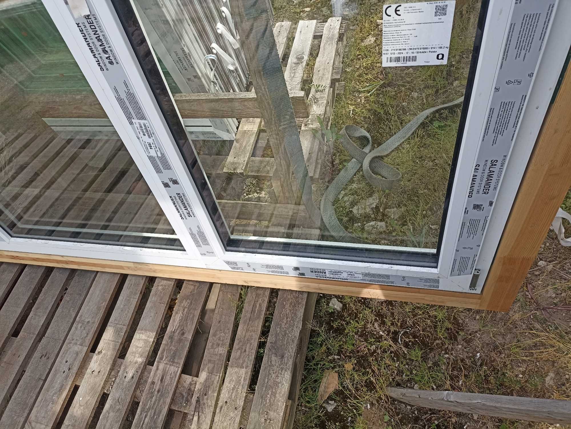 Okno pcv tarasowe 240/180 białe trzy szybowe
