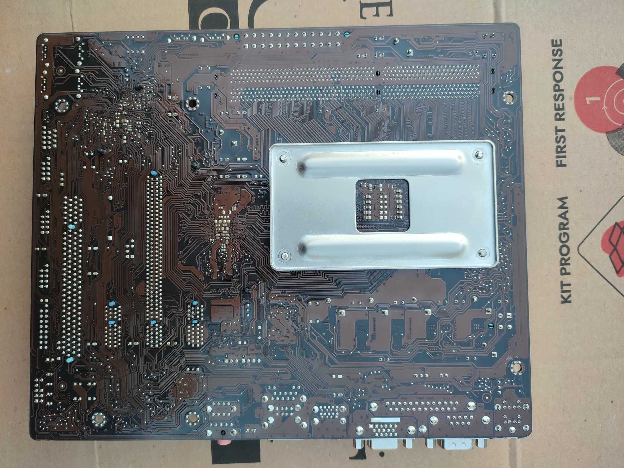 Материнські плати Asus