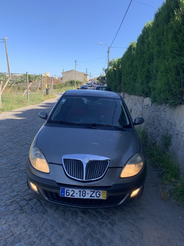 Lancia Y 1.2 gasolina 2004