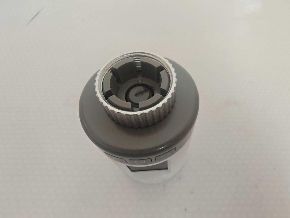 Programowalna głowica termostatyczna Honeywell Home HR27 | 1 sezon