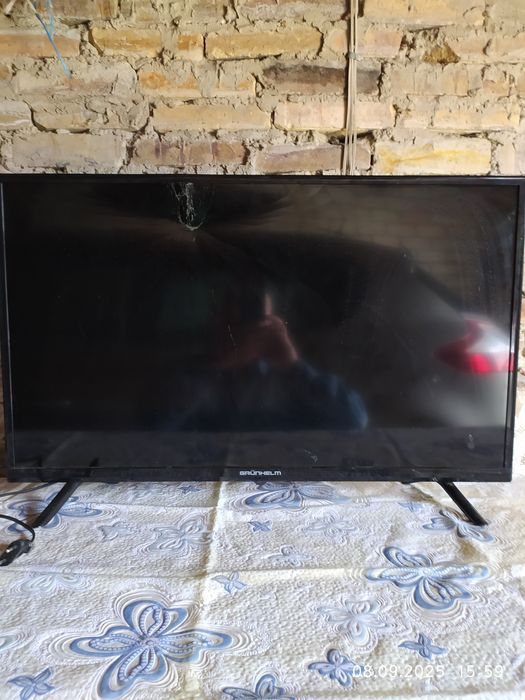 Продам Б/У телевизор на запчасти