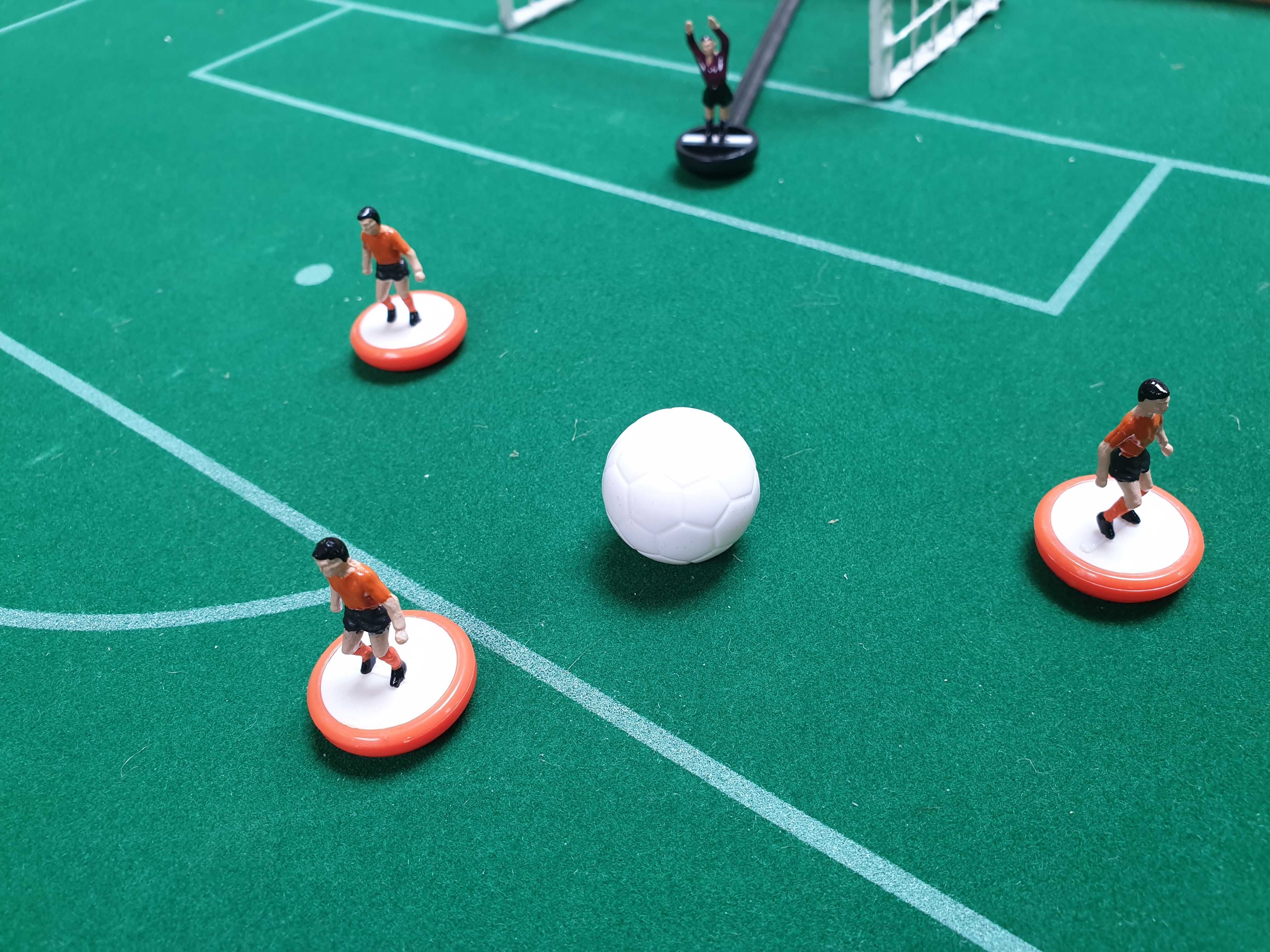 Футбольная команда Шахтер для игры Subbuteo