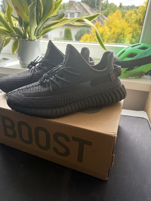 yeezy 350 czarne