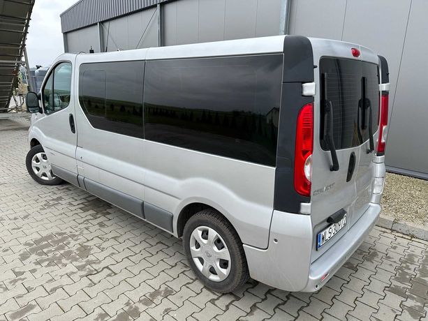 Renault Trafic 9 osobowy LONG PASSENGER