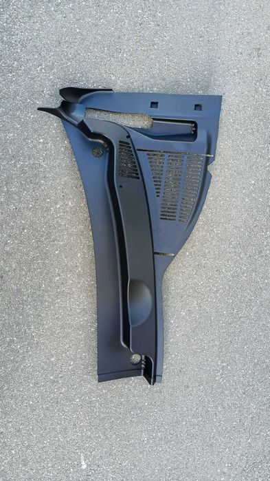 Жабо водовідливний щиток правий/лівий Touareg 2010-2017