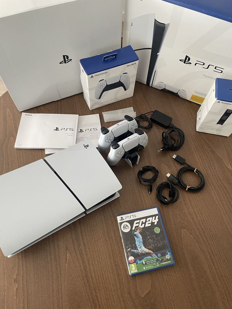 PS5 1TB z napedęm + dwa pady + stacja ladująca + EA24