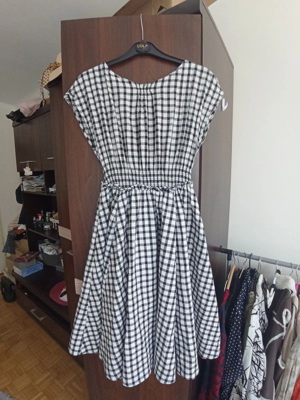 Elegancka sukienka Zara midi rozkloszowana pin up klasyczna