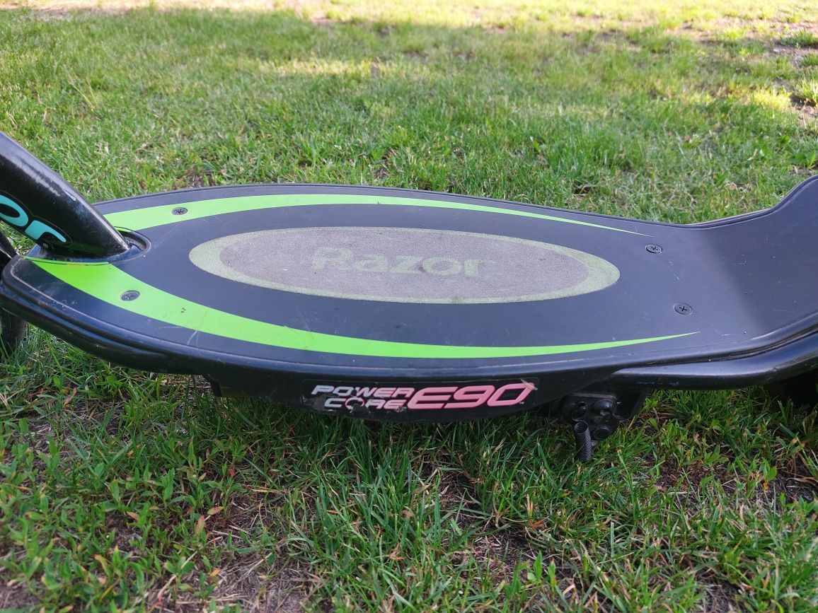 Hulajnoga elektryczna Razor e90