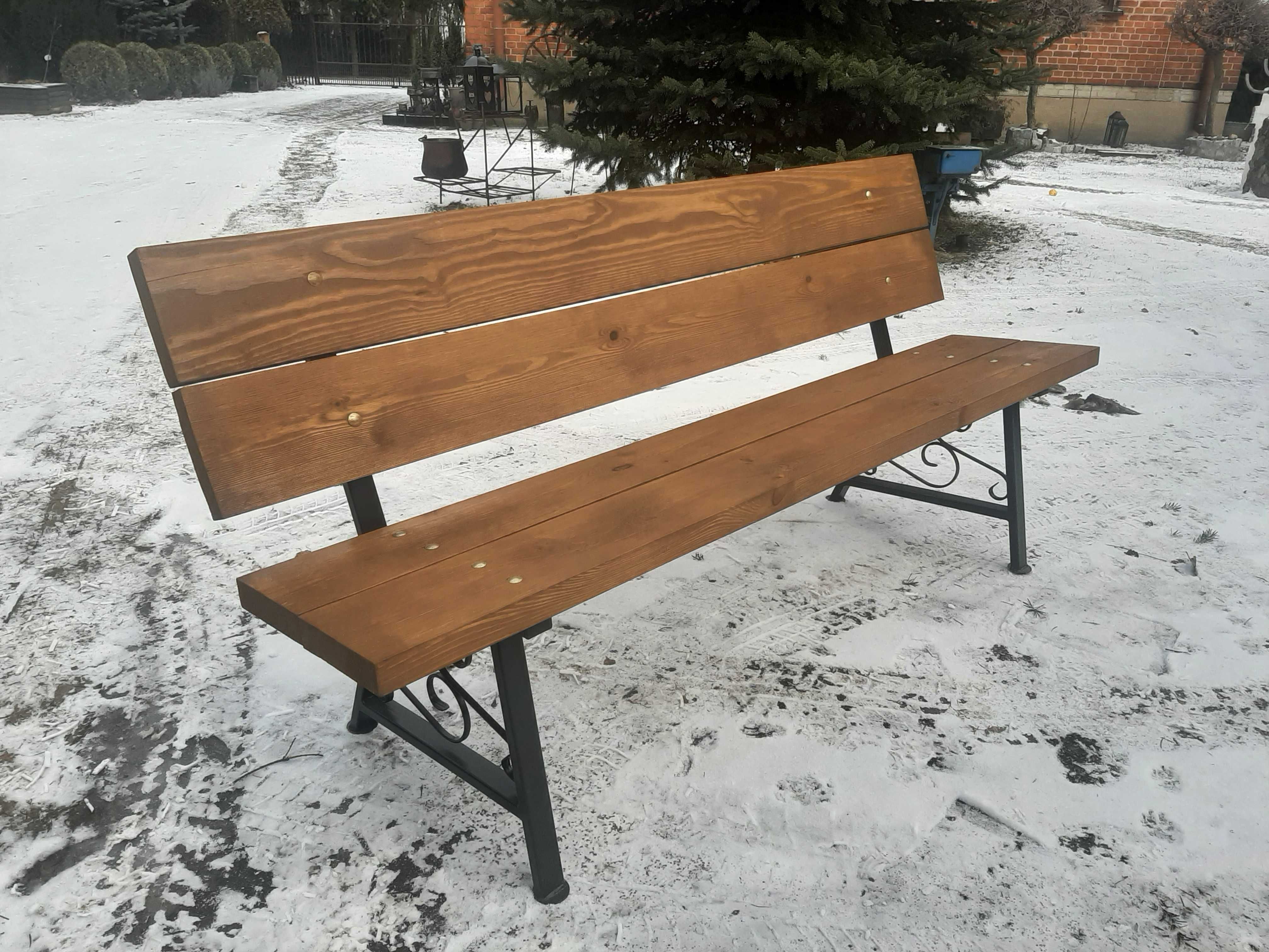 Sprzedam ławkę na metalowych nogach