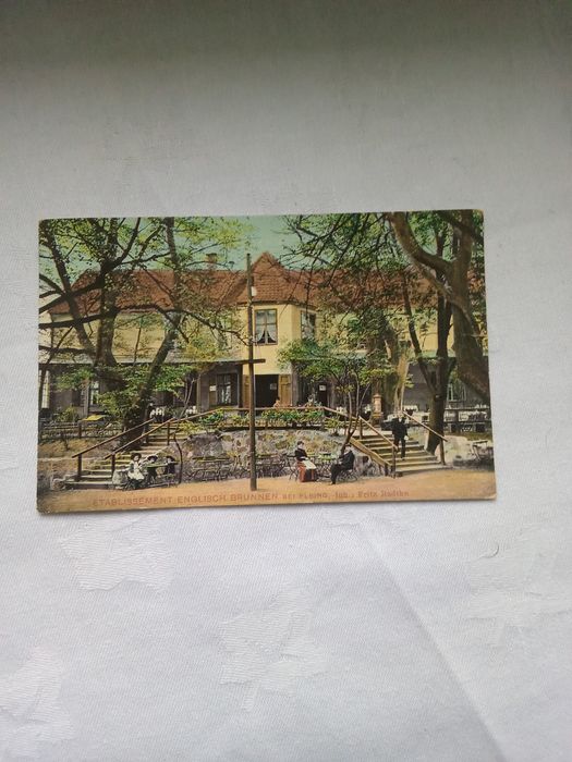 Stara pocztówka w ramce z epoki