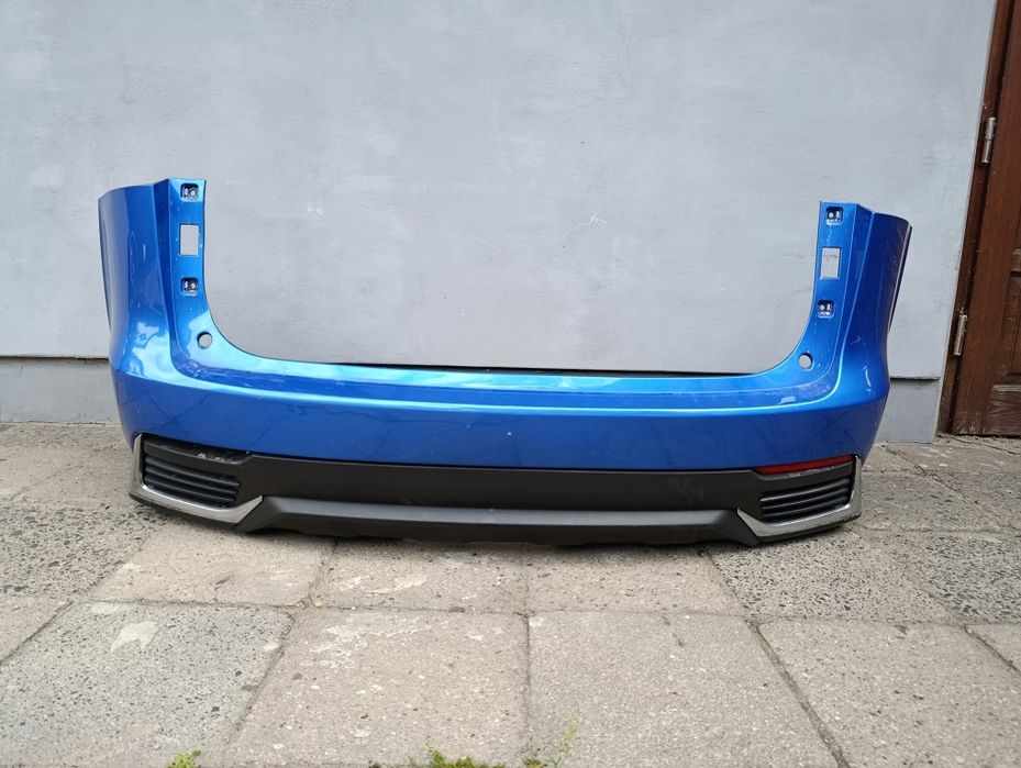 Tylny zderzak Lexus NX300h