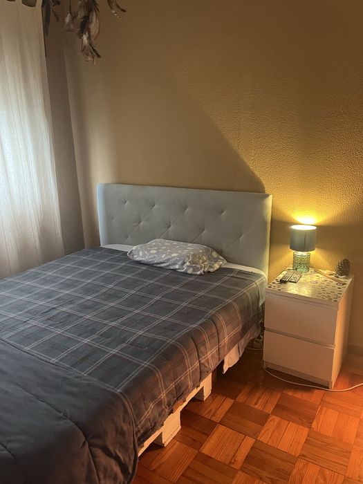 Alugo quarto solteiro/casal em moradia