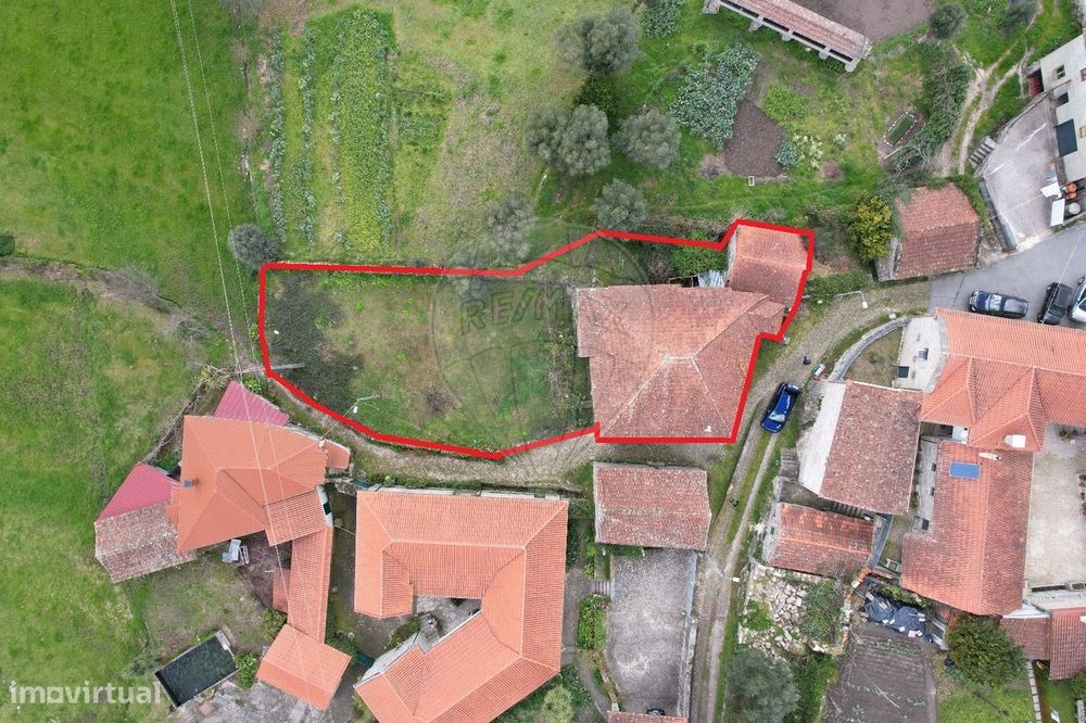 Moradia T4 para venda