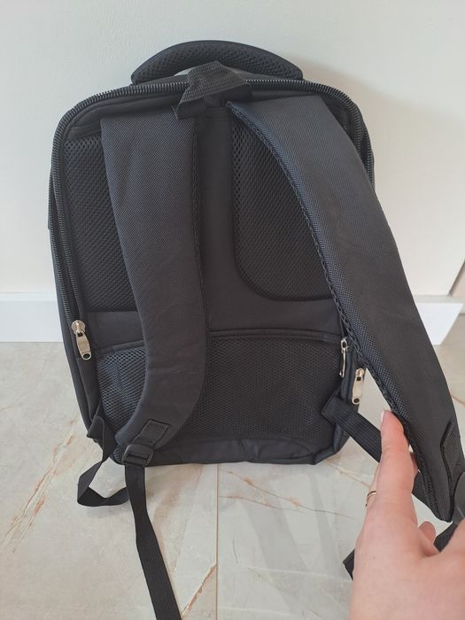 NOWY NOWY Oryginalny plecak na laptopa.