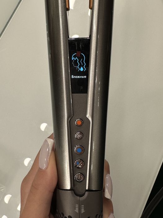 Оригинальный фен‑выпрямитель Dyson Airstrait