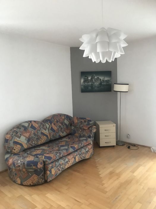 Pokoj  jednoosobowy ok 20 m2 z balkonem Kabaty