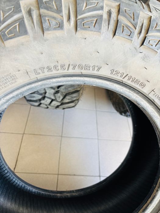 Pneus de jipe como novos