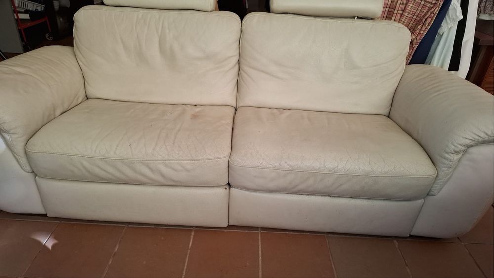 Sofa de 2 lugares, pele creme