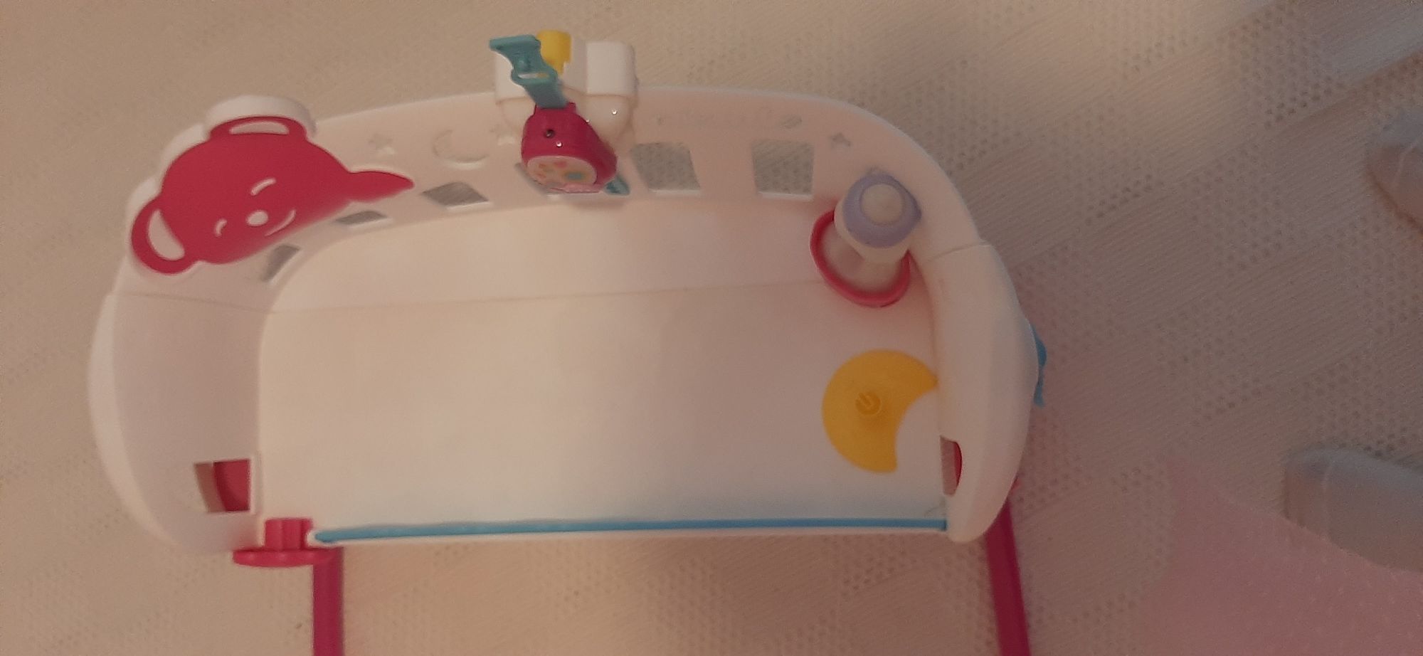 Cama de bebé marca Nenuco para crianças,com acessórios