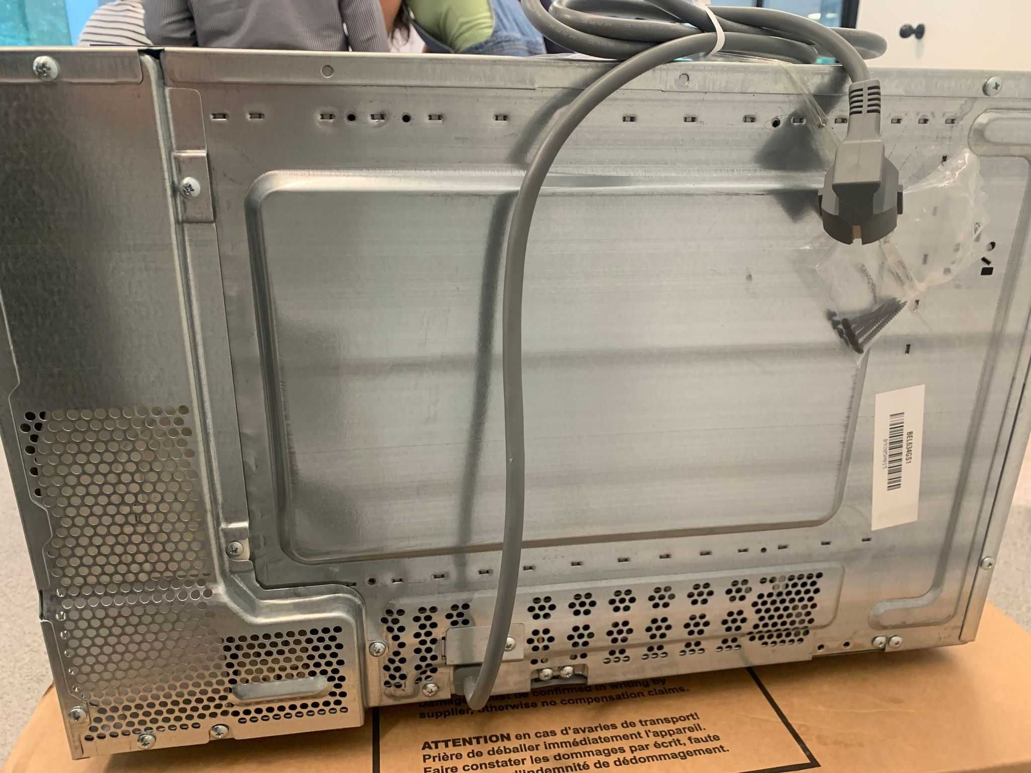 2 Micro Ondas de Encastre - BOSCH - Modelo BFR7221B1
