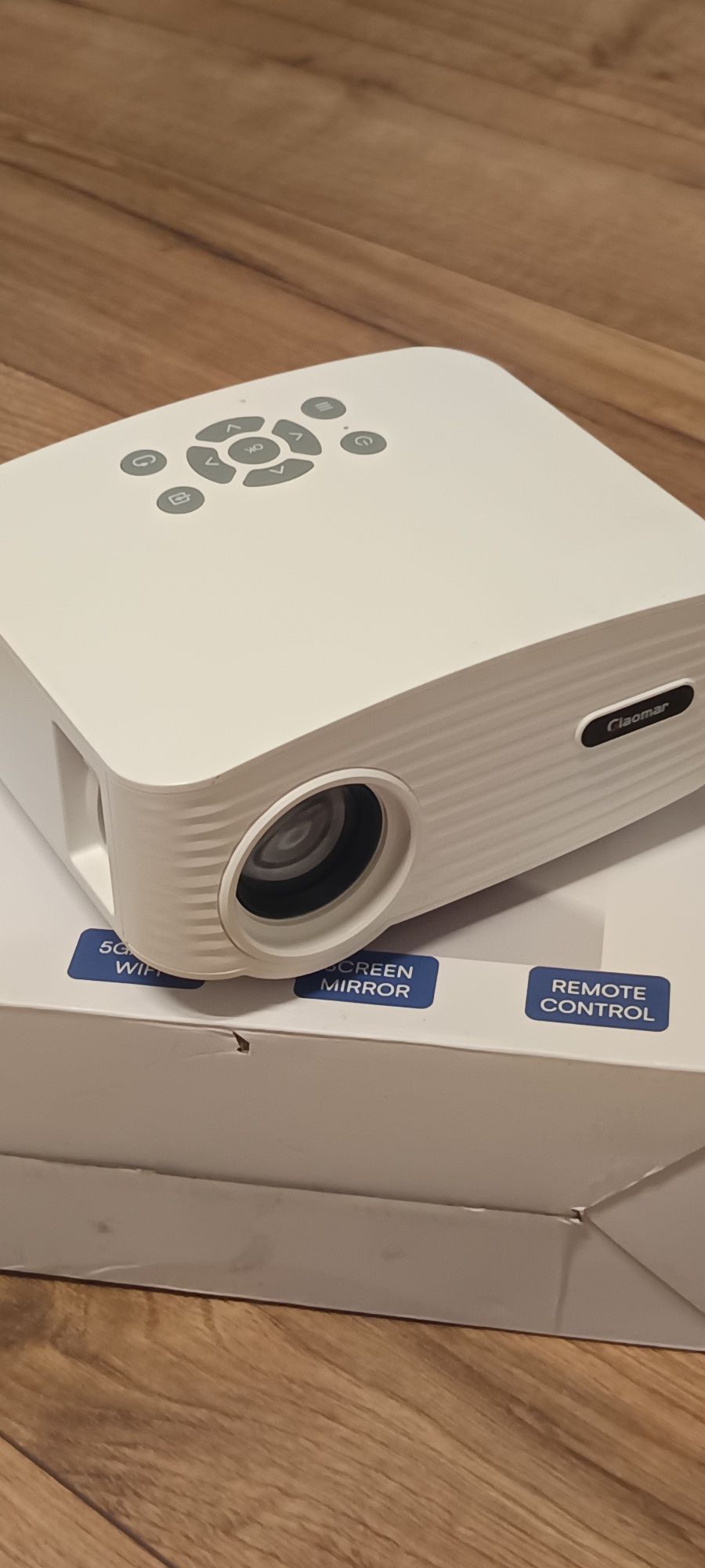 Mini przenośny projektor Giaomar C6 HD Nowy