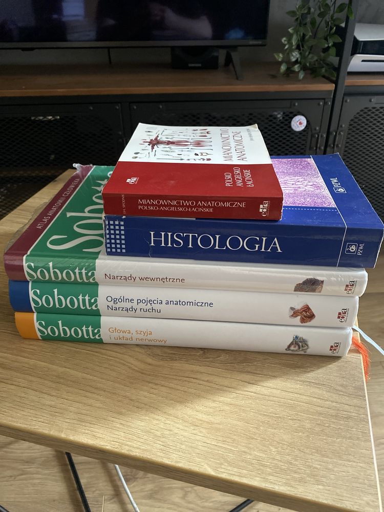 Zestaw książek oraz atlasów medycznych (Sobotta, Sawicki)