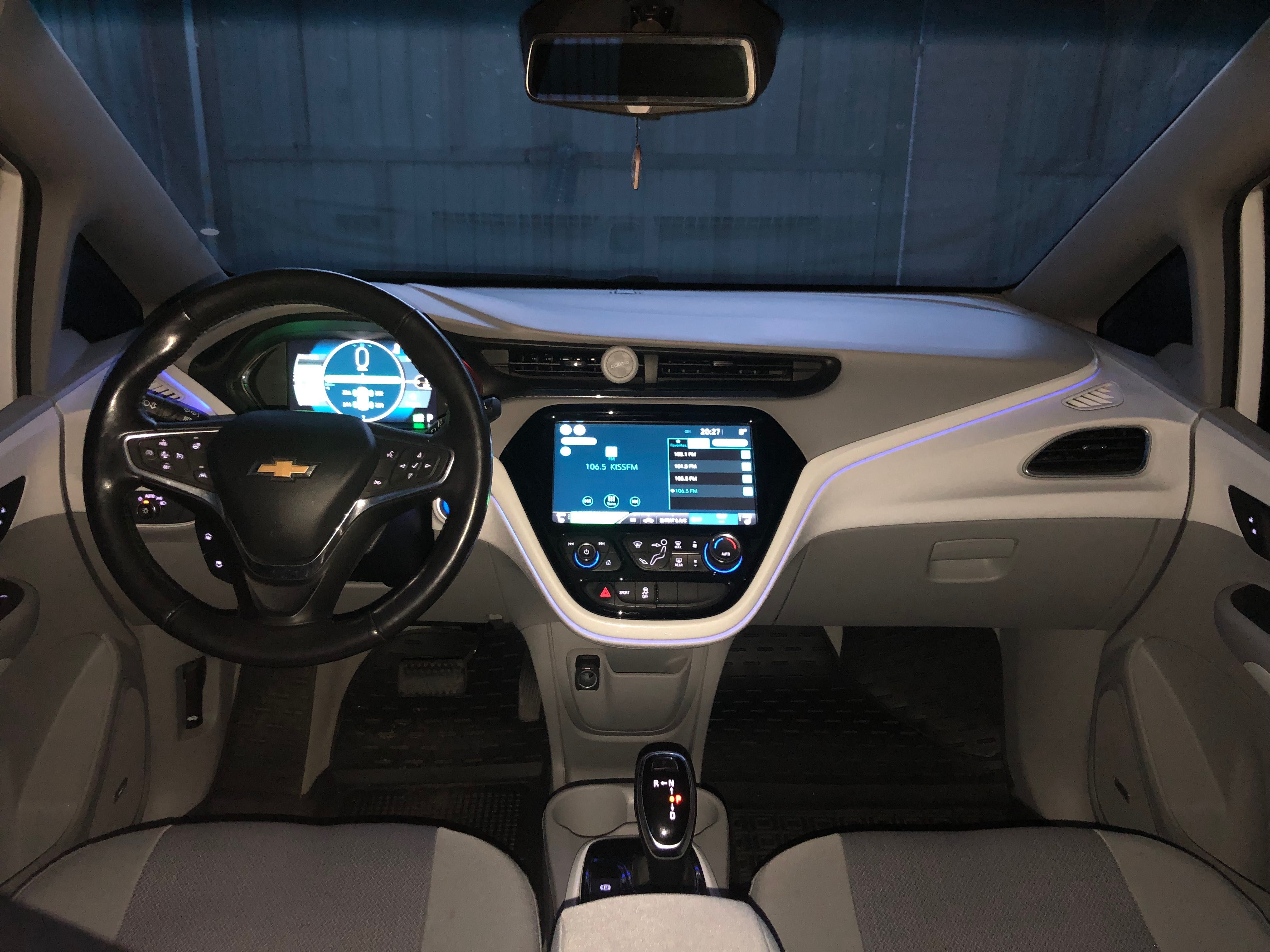 Chevrolet Bolt EV GM  2017р.
в максимальній комплектації Premier: