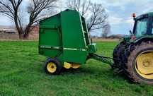 Prasa John Deere 550 zmiennokomorowa