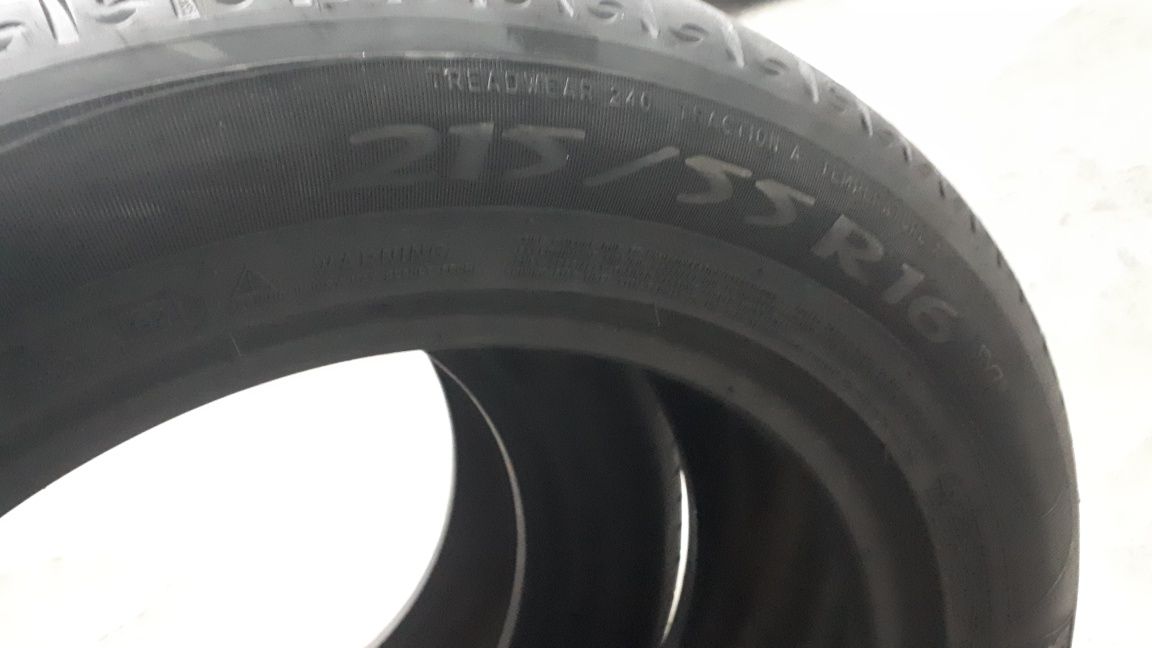 Dois pneus semi-novos 215/55 16 97W Michelin Primacy HP
