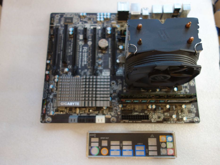 Gigabyte GA-X79-UD3 + Xeon E5-2640 - 6 rdzeni + 16GB RAM + Spartan