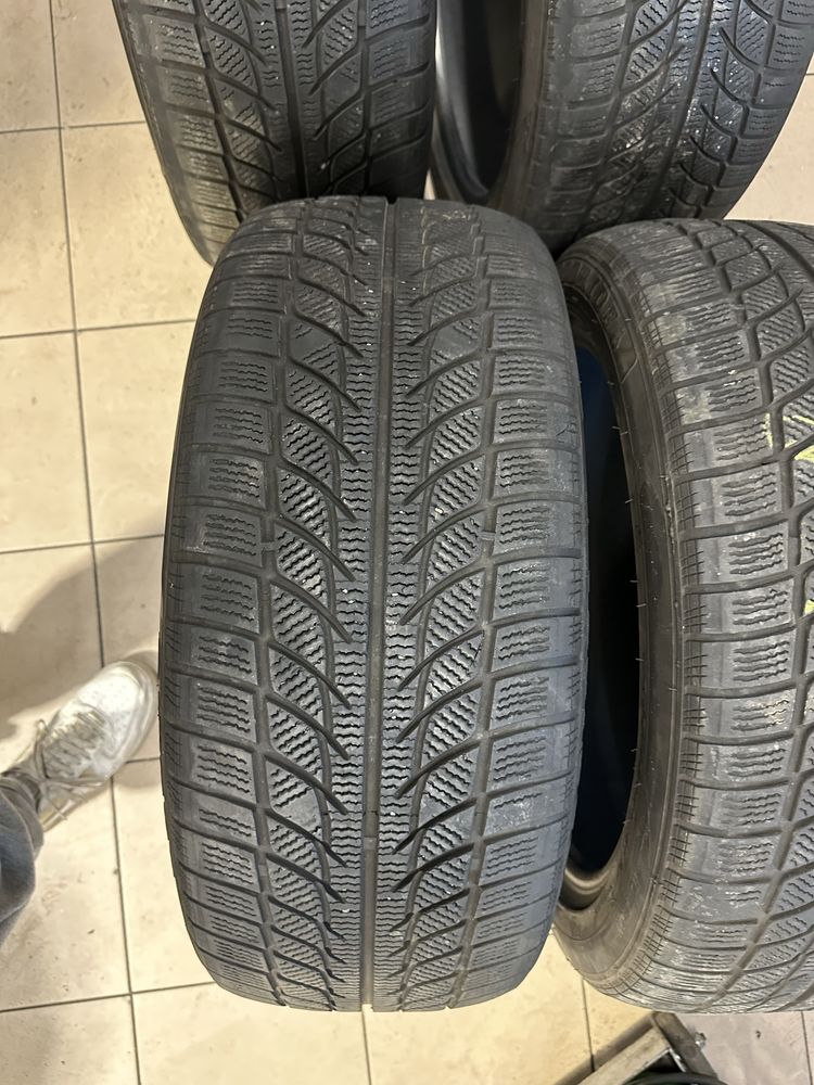 Opony zimowe Goodride SW608 245/45/19