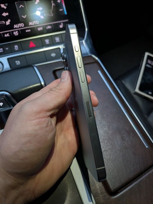 iPhone 15 pro Max 256 natural titanium