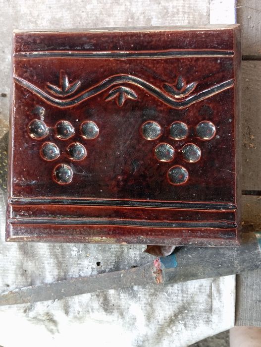 Новий пічний кахель