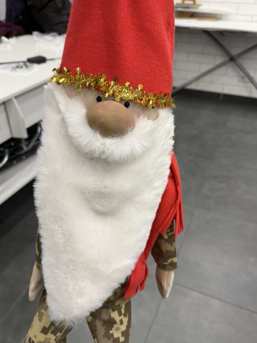 Санта дід мороз військовий іграшка