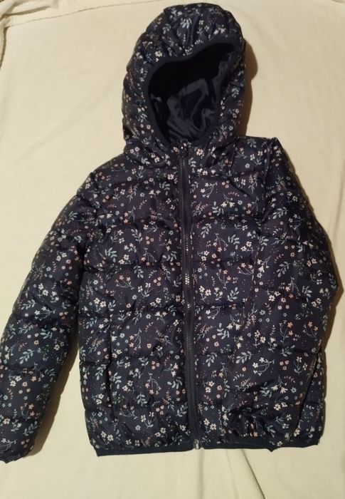 Куртка на дівчинку