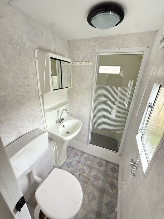 Domek holenderski Sunseeker 8.6m/3.3m, dwie sypialnie, transport