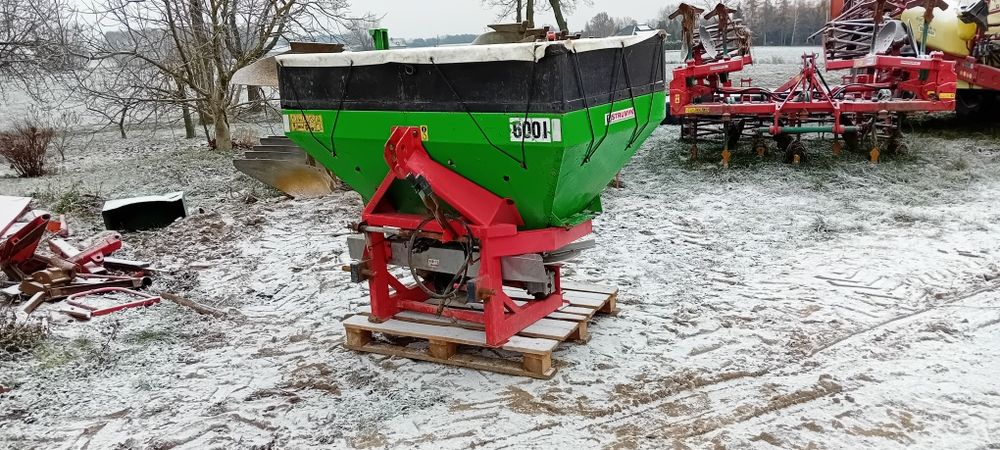 Rozsiewacz  nawozu 1000 kg