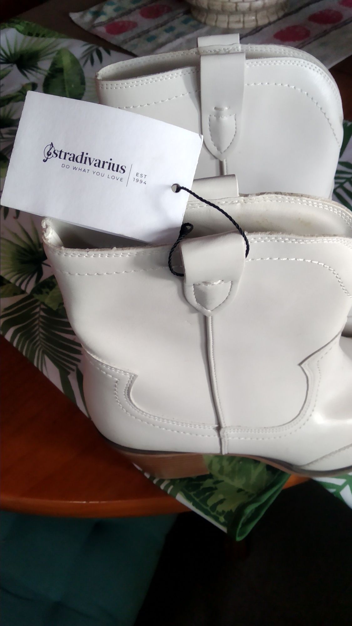 Botas Novas Stradivarius N° 38