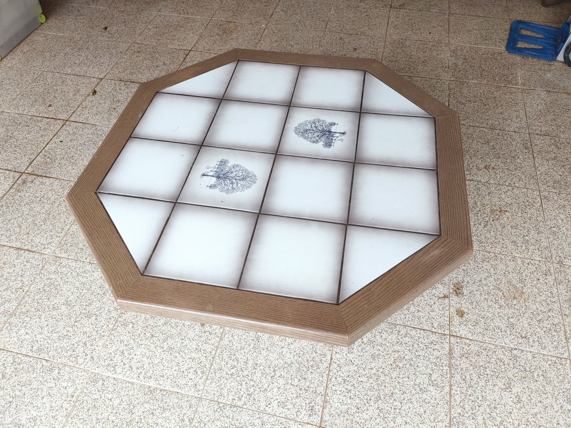 Mesa sala hexagonal