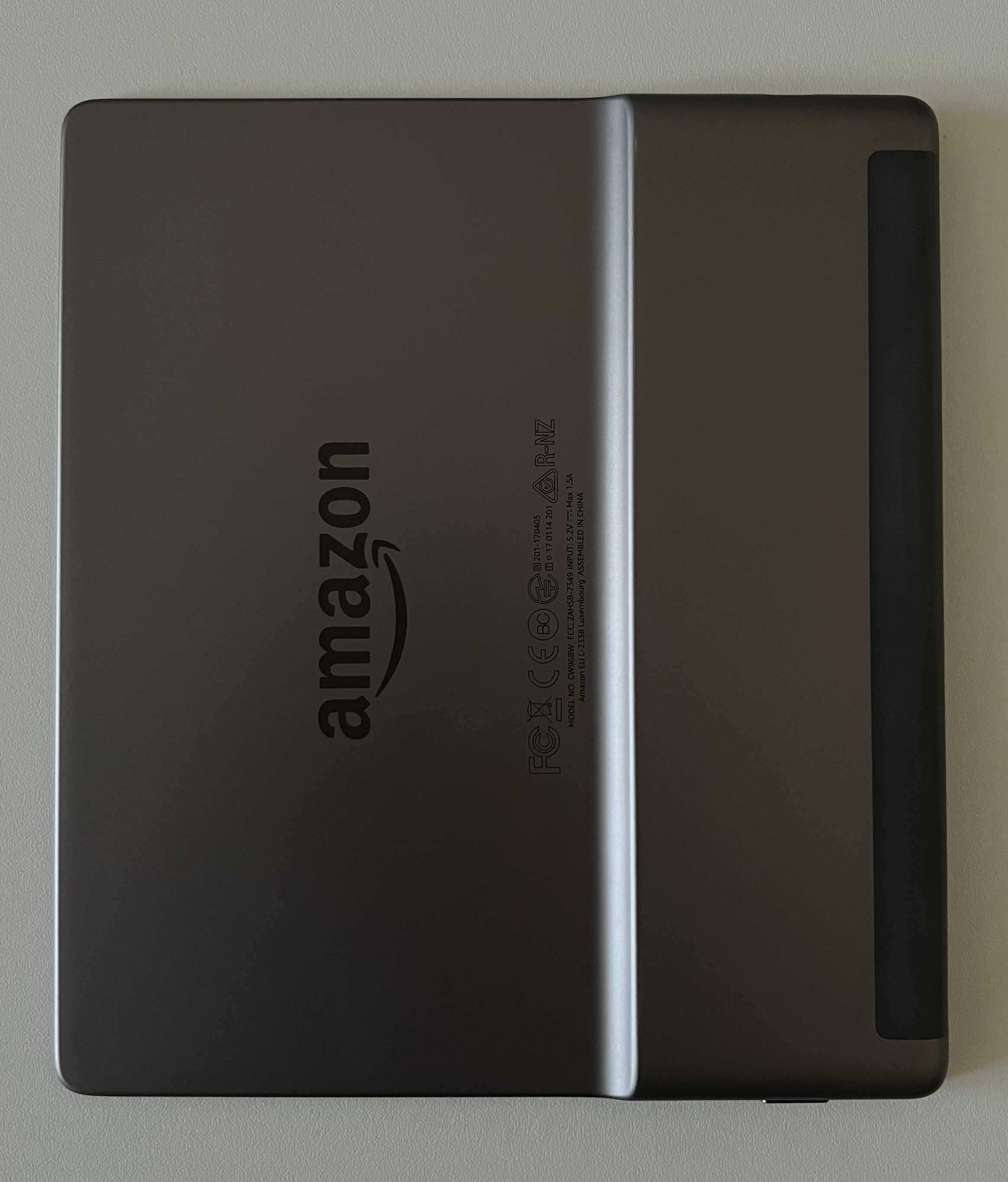 Kindle Oasis (9 gen) — 7", 32GB, стан 9/10 + 2 чохли